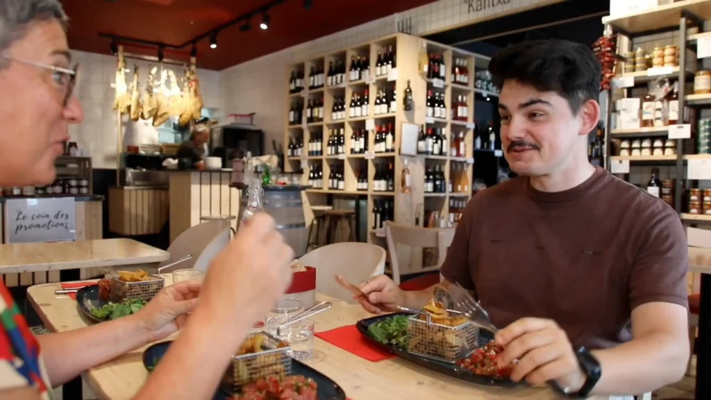 Photo illustrant la vision du Bistro Kantxa : gastronomie basque et ambiance chaleureuse