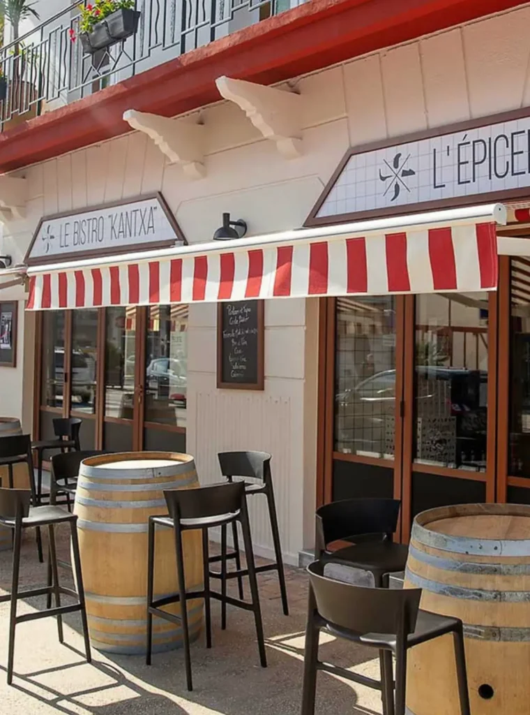 Extérieur du Bistro Kantxa – façade et terrasse conviviale